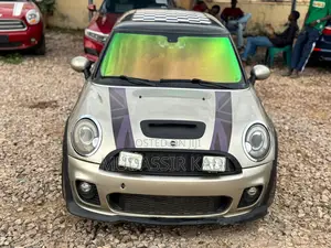 Mini Mini 2010 Gold