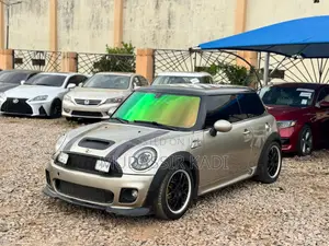 Mini Mini 2010 Gold