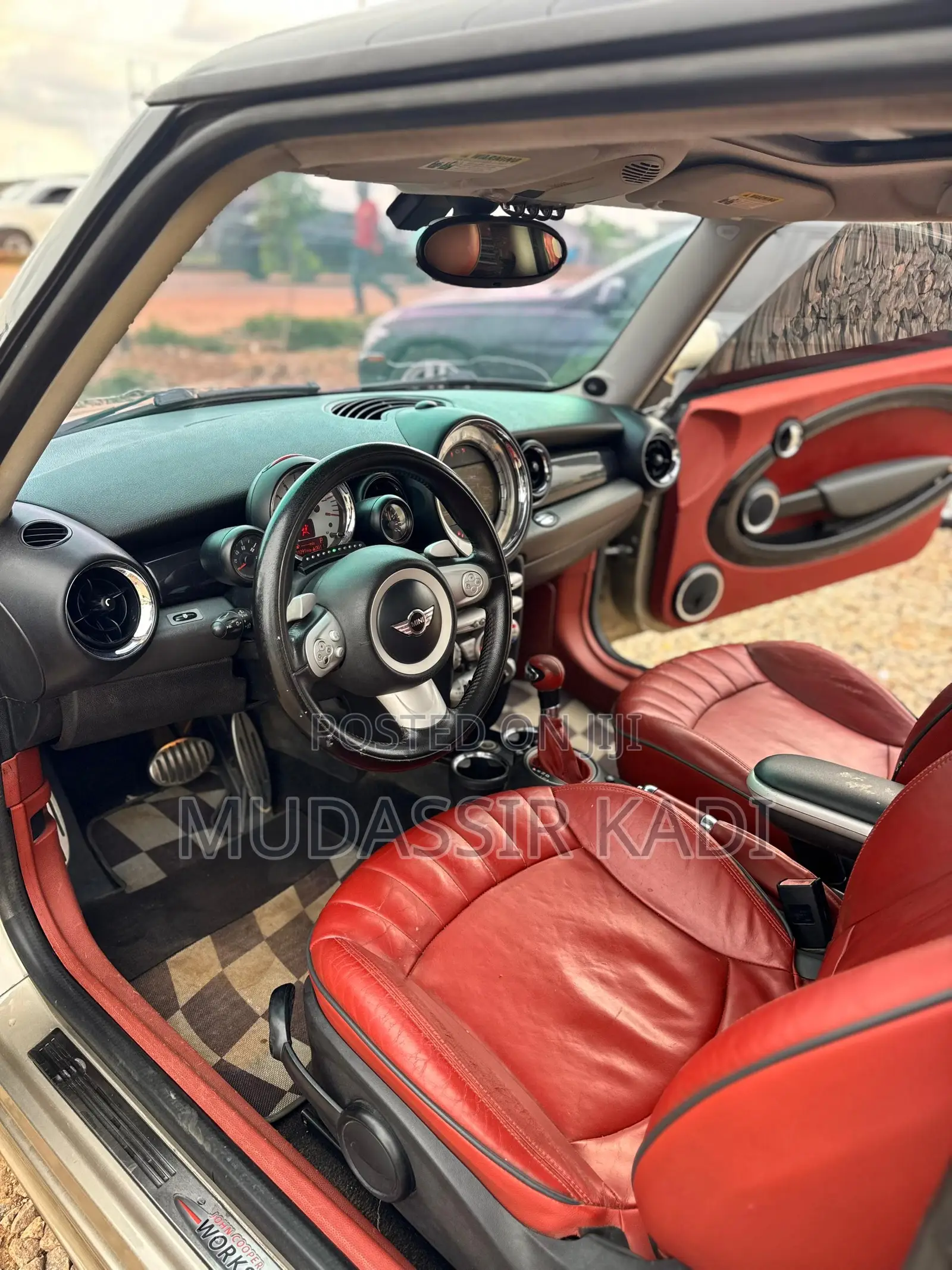 Mini Mini 2010 Gold