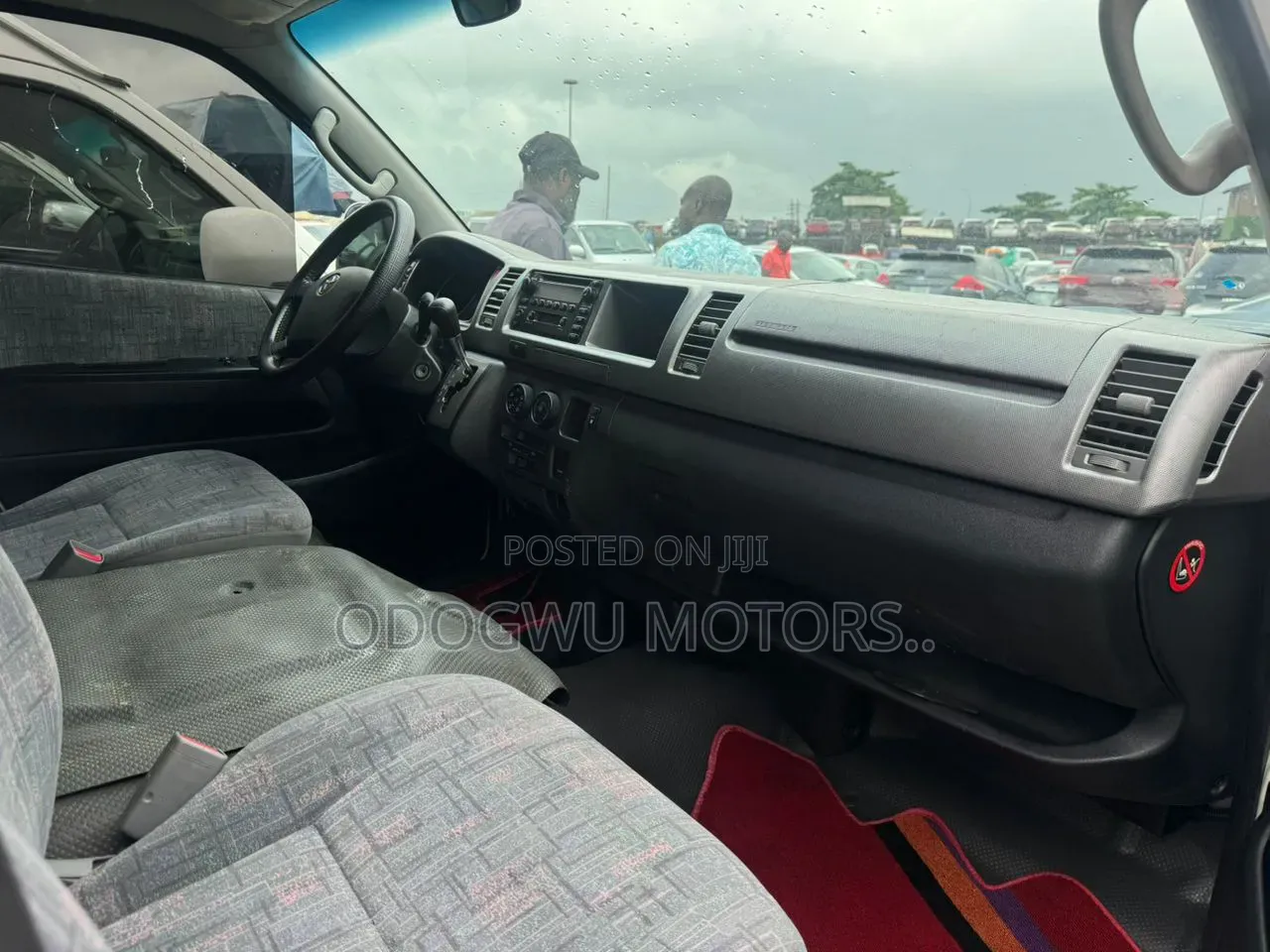 Toyota HiAce 2015 White