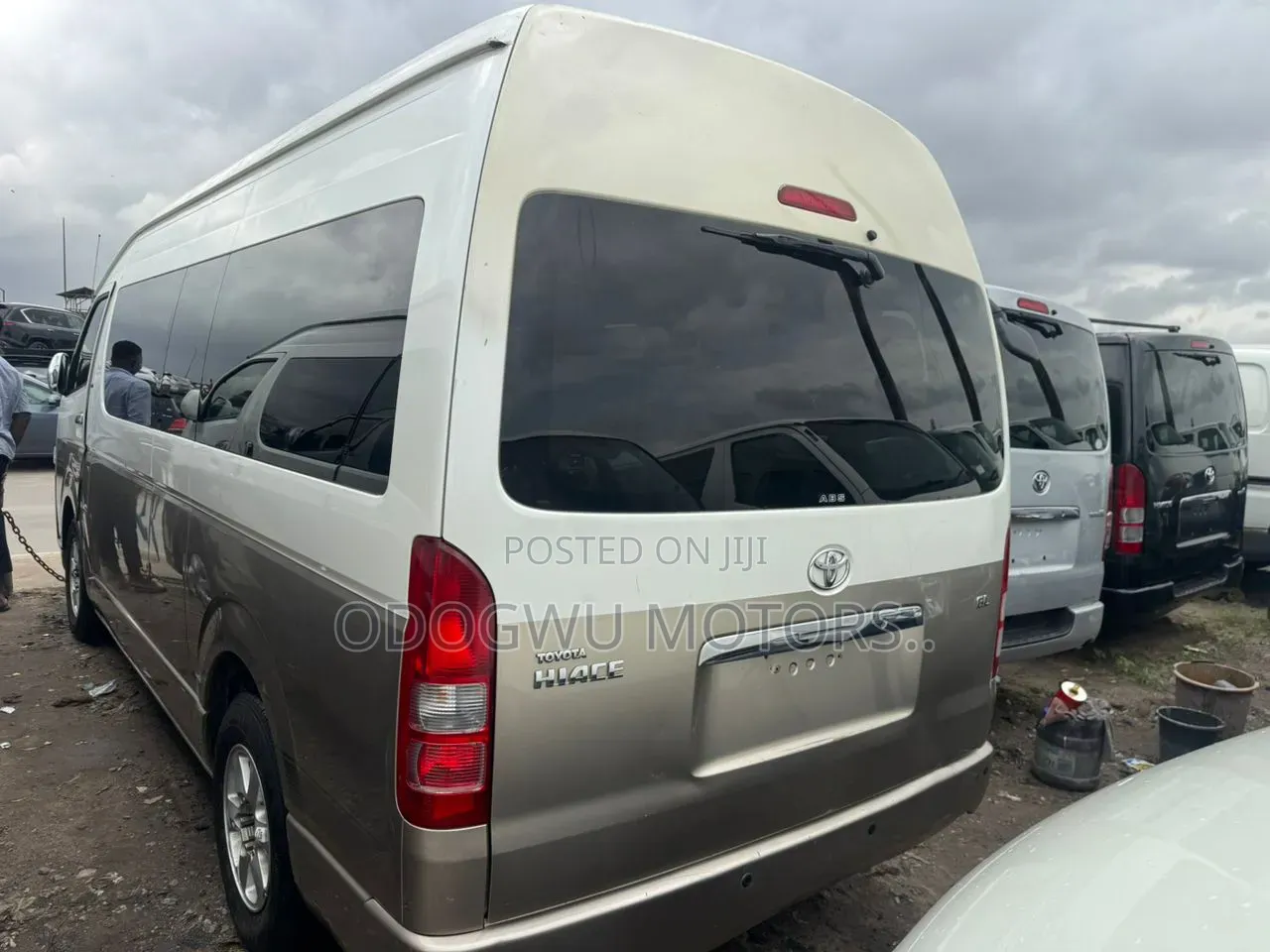 Toyota HiAce 2015 White