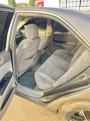 Toyota Camry 2005 Gray