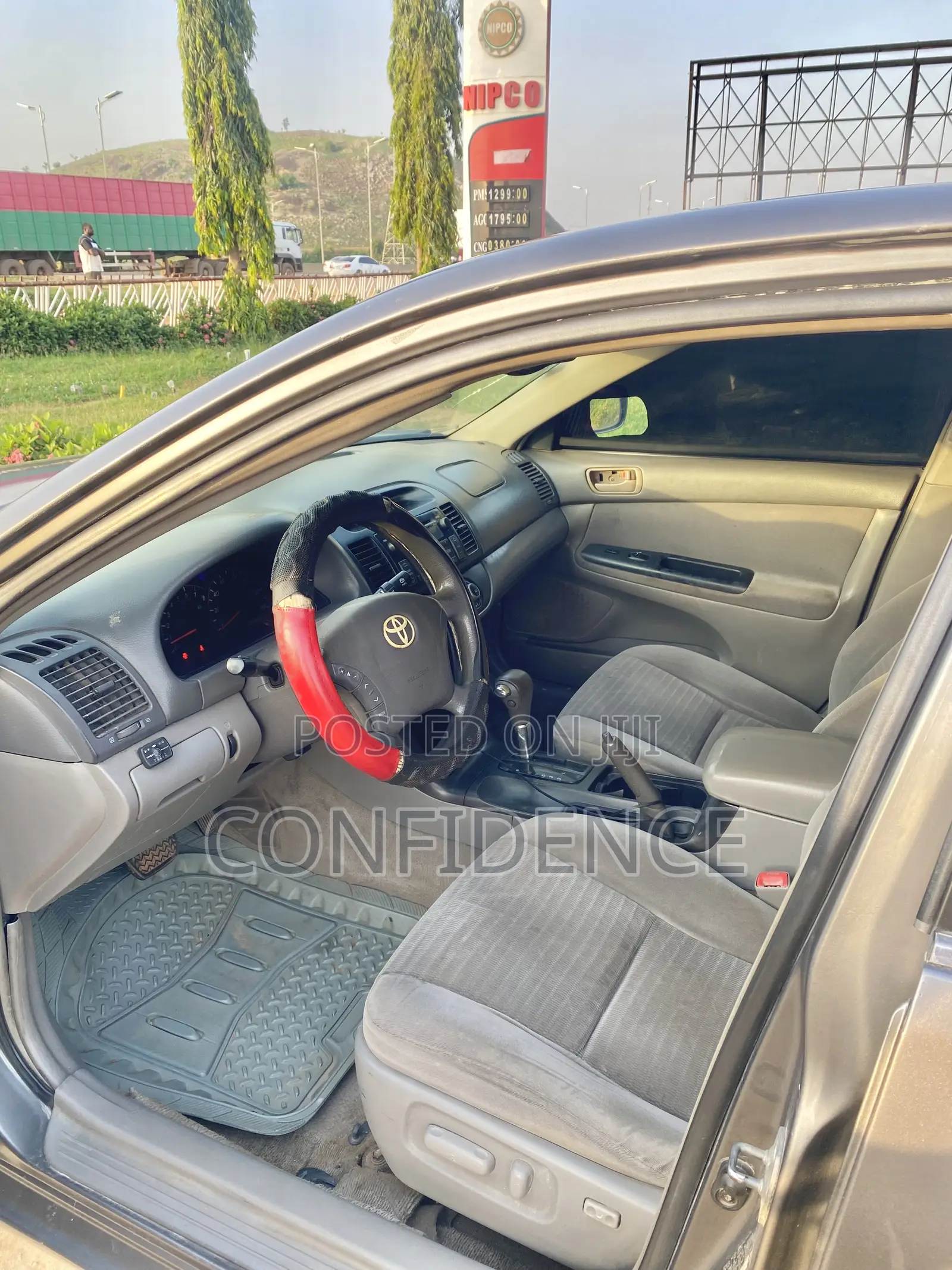 Toyota Camry 2005 Gray