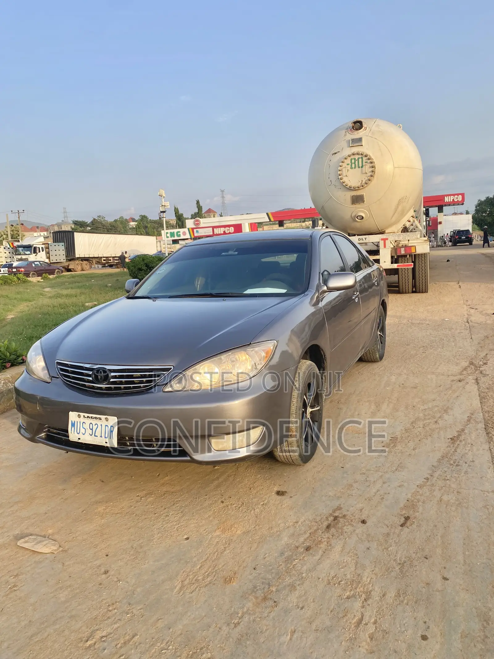 Toyota Camry 2005 Gray