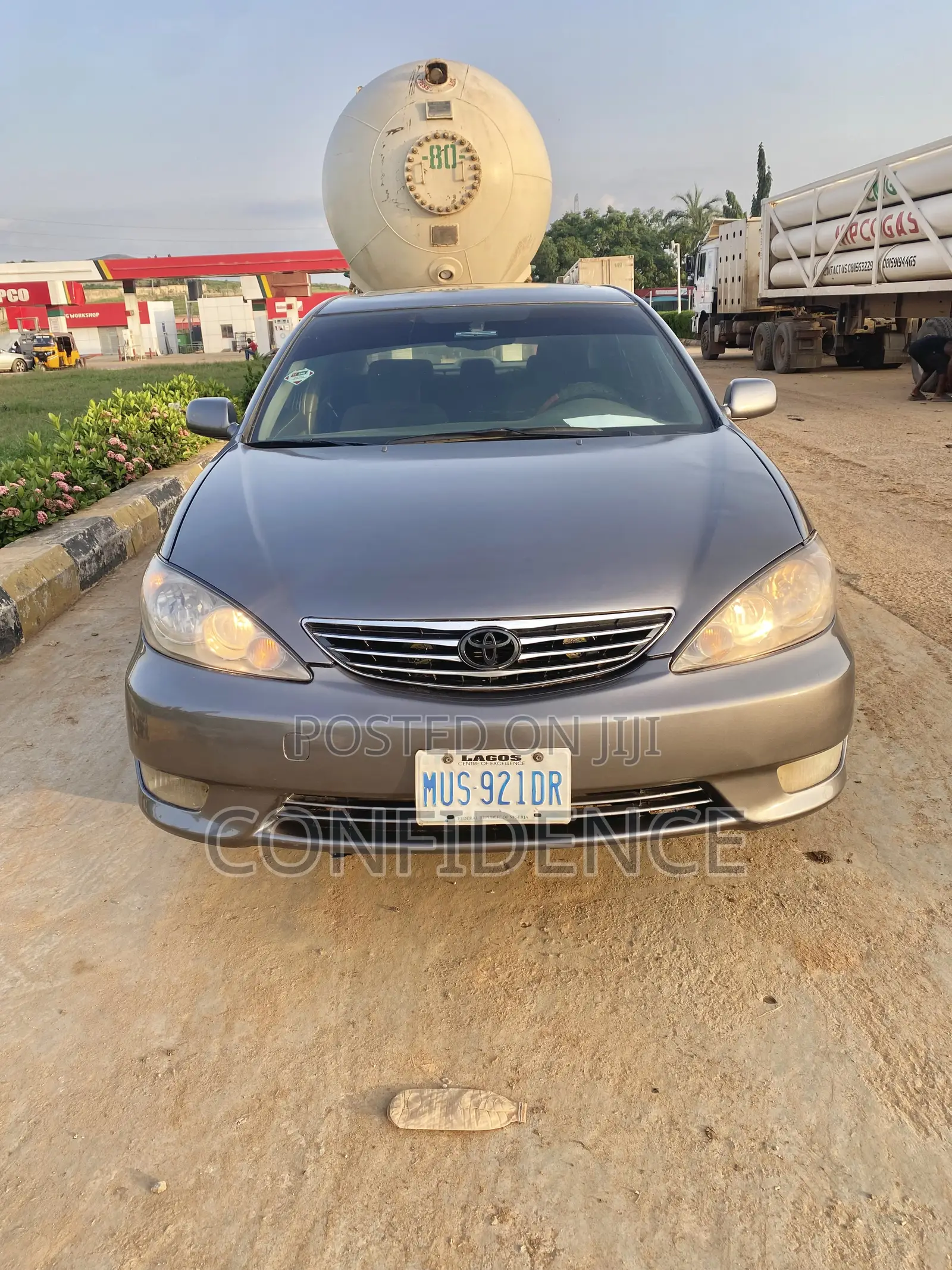 Toyota Camry 2005 Gray