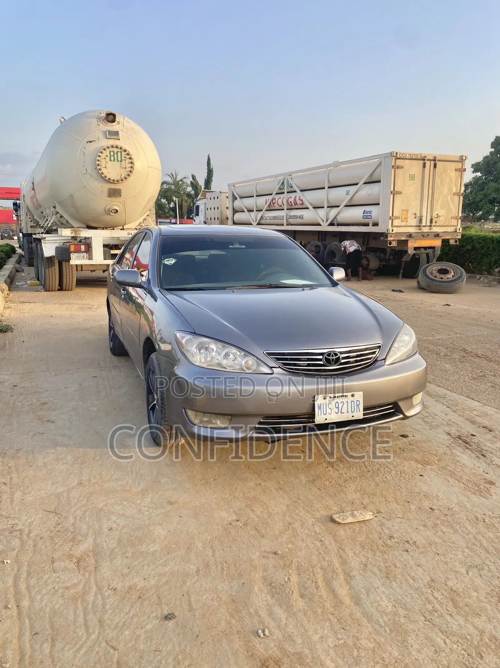 Toyota Camry 2005 Gray