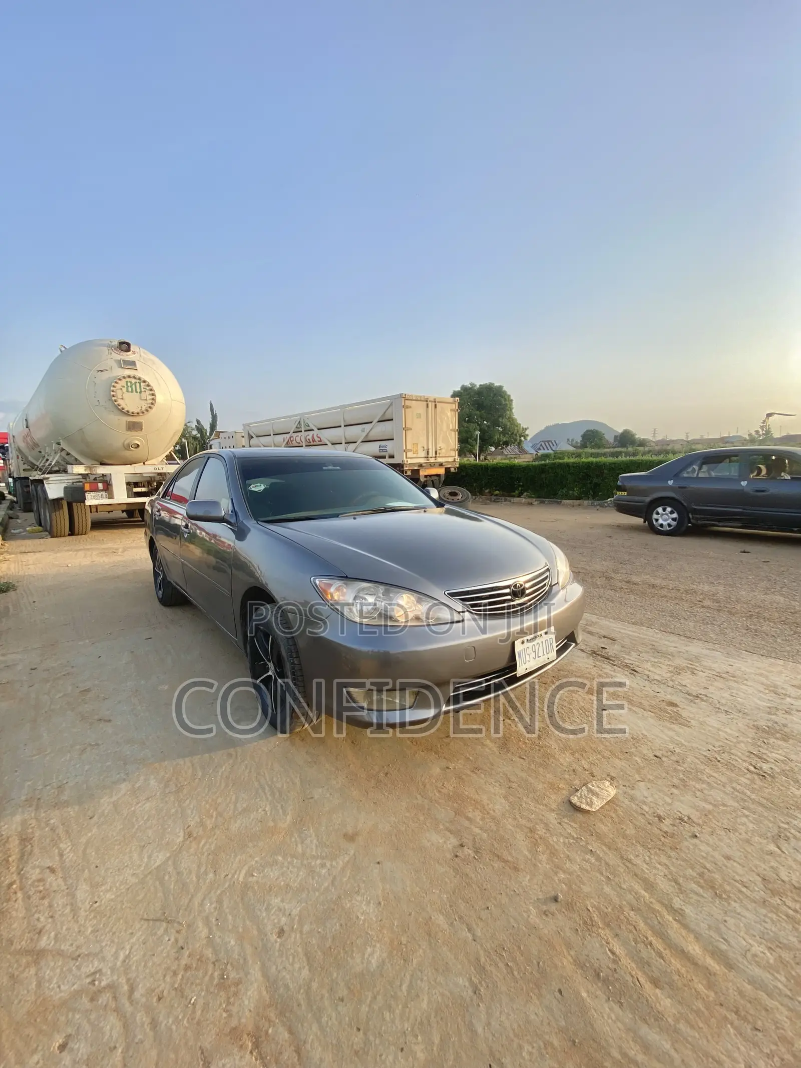 Toyota Camry 2005 Gray