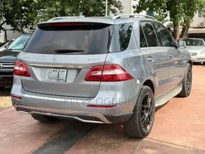 Mercedes-Benz M Class ML350 4MATIC 4dr SUV AWD (3.5L 6cyl 7A) 2014