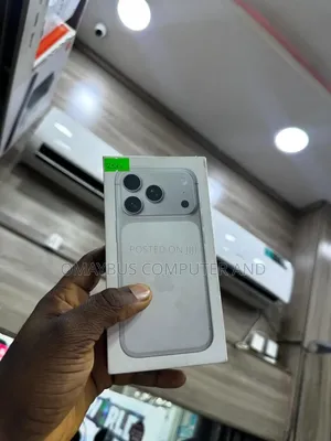 New Apple iPhone 17 Pro Max 256 GB White