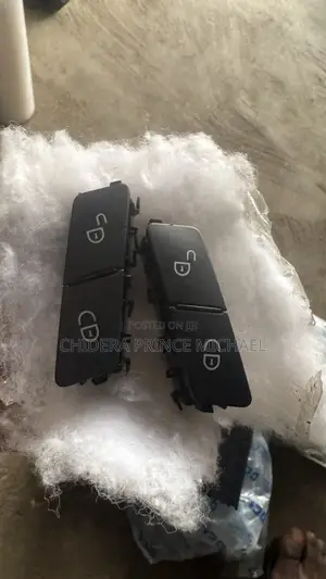 Open and Lock  Door Mat Switch Lock for Gle350 Ml350 2012/19 Model