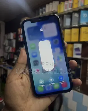 New Apple iPhone 11 64 GB White