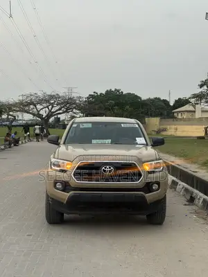 Toyota Tacoma 4dr Double Cab 2016 Gold