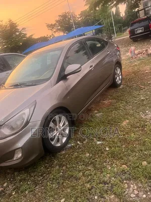 Hyundai Accent 2013 Brown