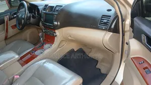 Toyota Highlander 2010 Gold