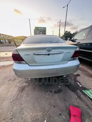 Toyota Camry 2004 Silver