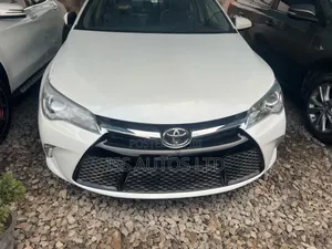 Toyota Camry 2017 White