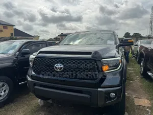 Toyota Tundra 2018 Gray