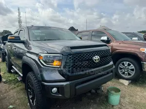 Toyota Tundra 2018 Gray