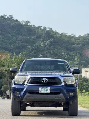 Toyota Tacoma PreRunner V6 4dr Access Cab 6.1 ft. SB (4.0L 6cyl 5A)