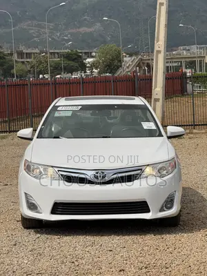 Toyota Camry XLE 4dr Sedan (2.5L 4cyl 6A) 2013 White