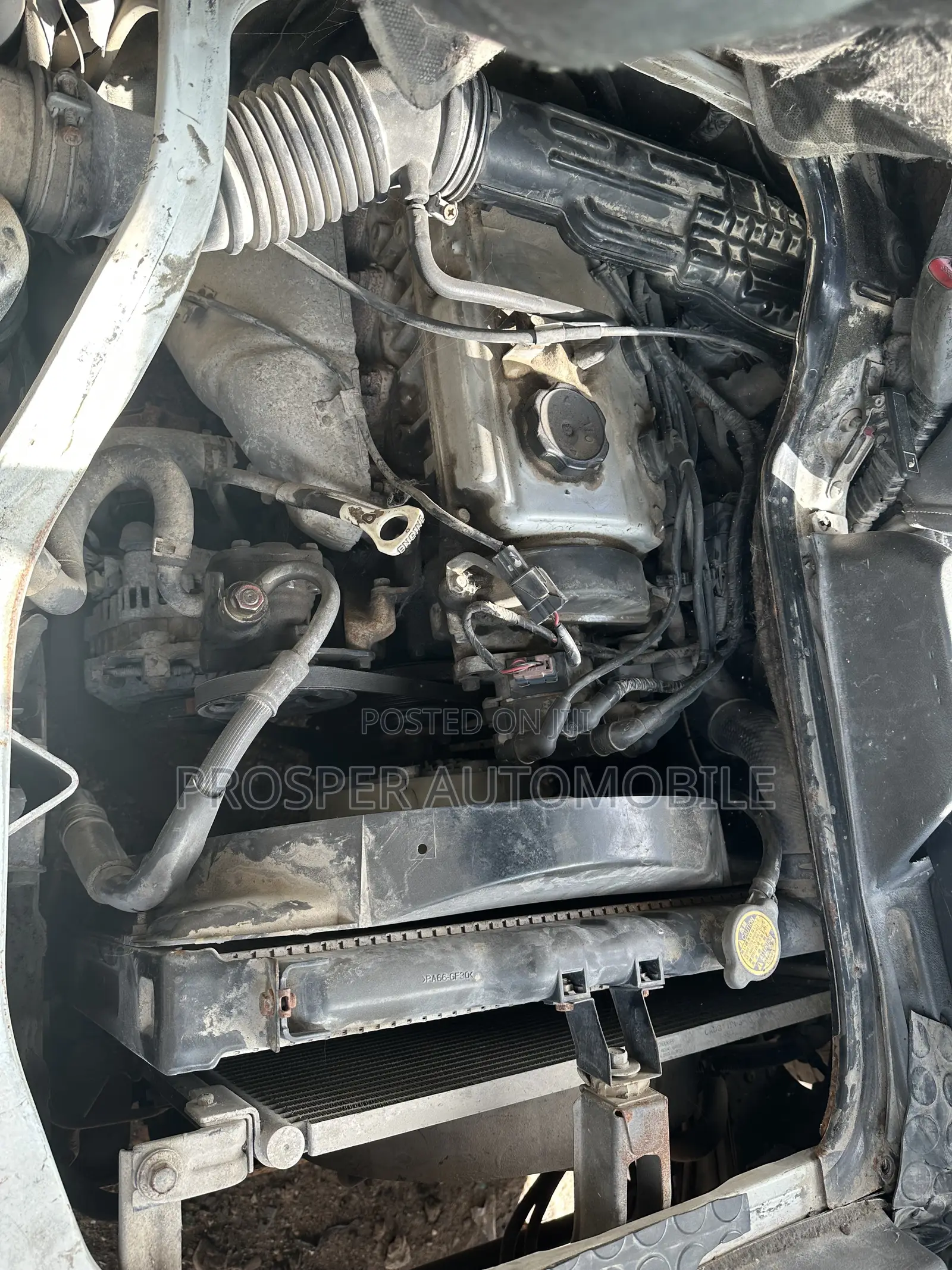 Mitsubishi L300 2005 White