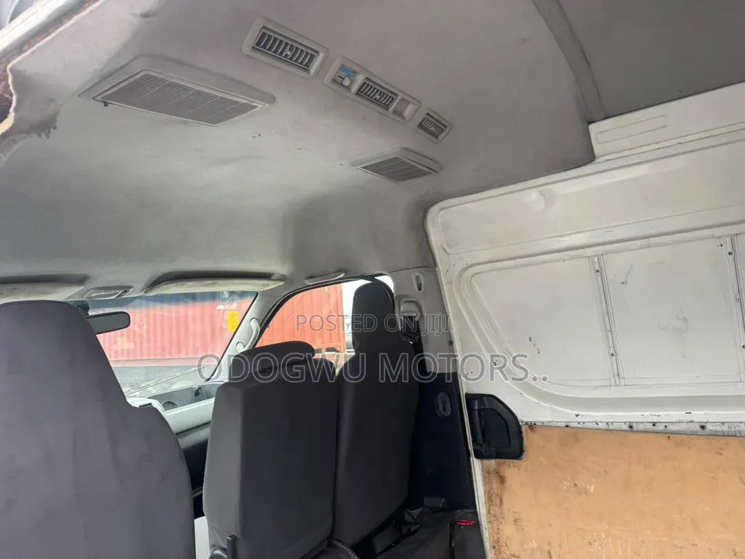 Toyota HiAce 2015 White