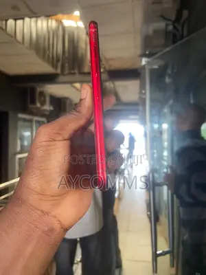 Apple iPhone XR 64 GB Red
