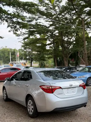Toyota Corolla 2019 Silver