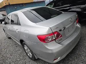 Toyota Corolla 2011 Silver