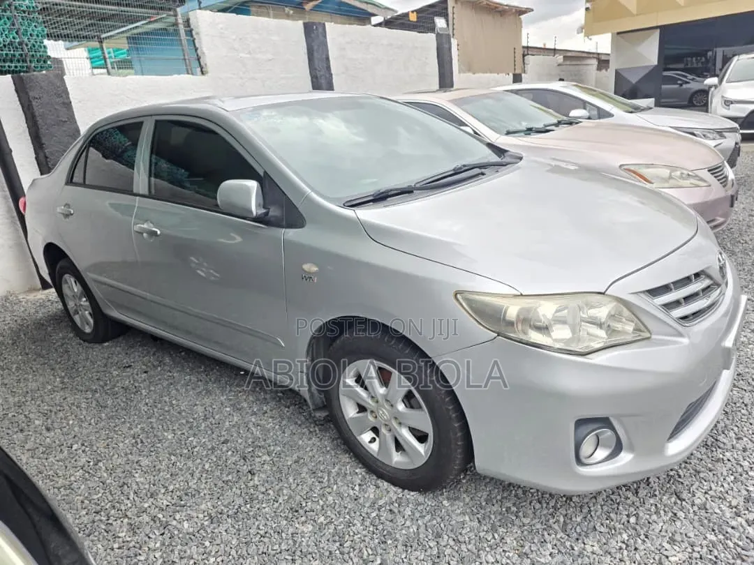 Toyota Corolla 2011 Silver