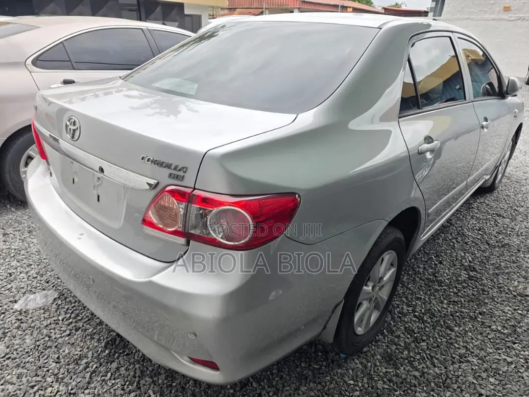 Toyota Corolla 2011 Silver