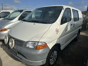 Toyota HiAce 2006 White