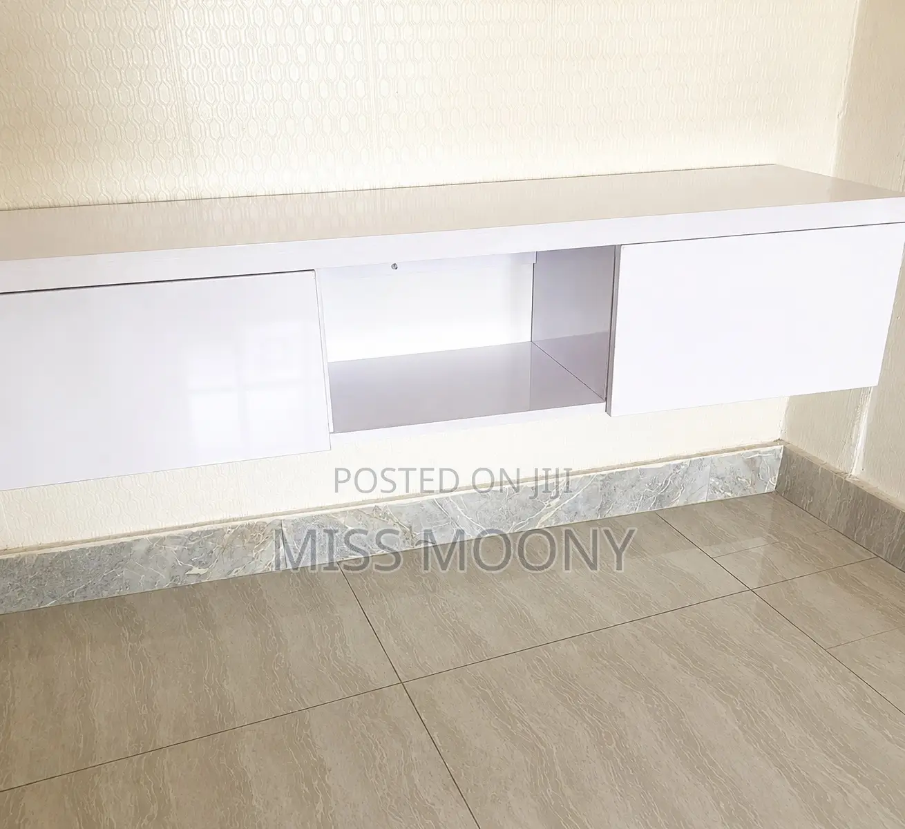 White Tv Console