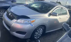 Toyota Matrix S Hatchback AWD (2.4L 4cyl 4A) 2012 Silver