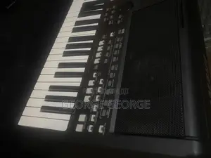 Yamaha PSR Sx600 Keyboard/ Piano