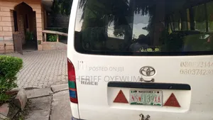 Toyota HiAce 2014 White