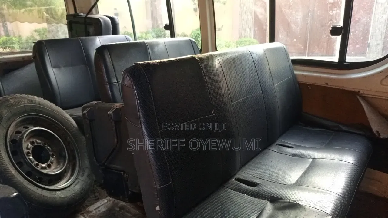 Toyota HiAce 2014 White
