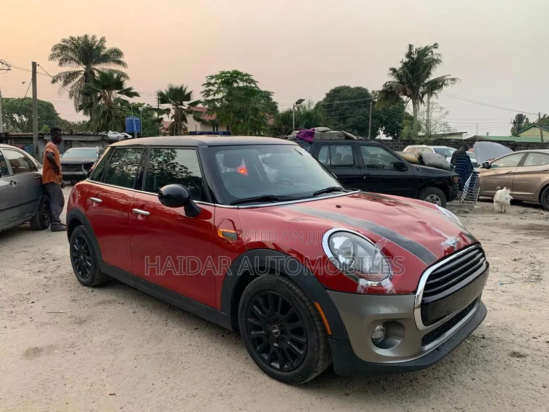 Mini Cooper 2017 Maroon