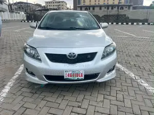 Toyota Corolla 2010 Silver