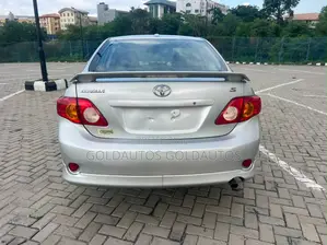 Toyota Corolla 2010 Silver