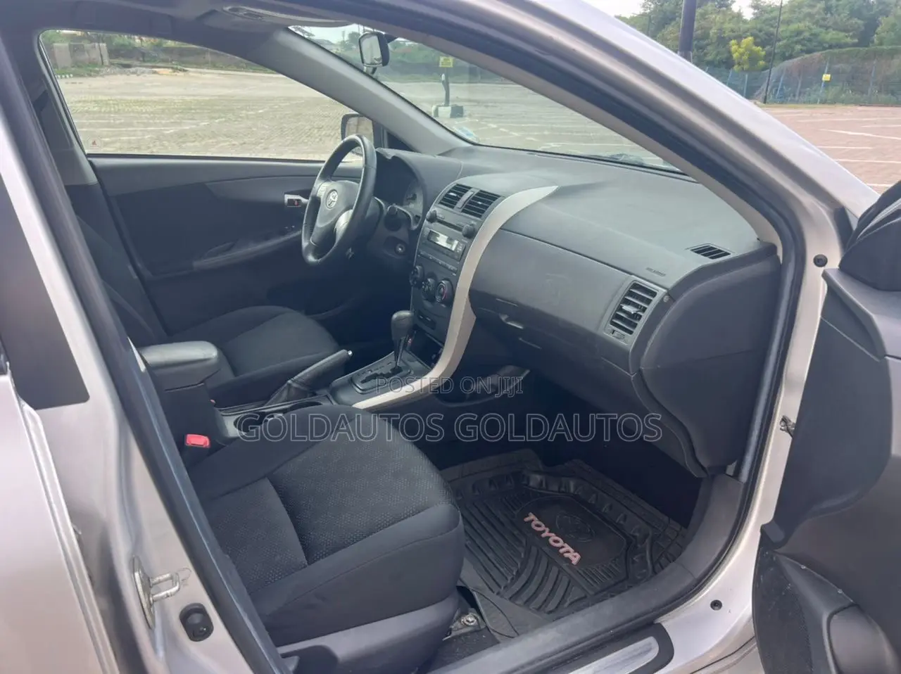 Toyota Corolla 2010 Silver