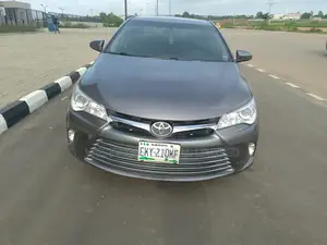 Toyota Camry LE 4dr Sedan (2.5L 4cyl 6A) 2016 Gray