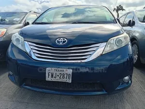 Toyota Sienna 2012 Blue