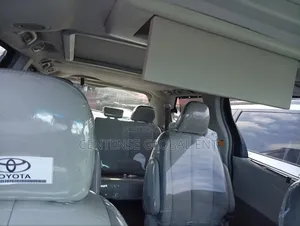 Toyota Sienna 2012 Blue