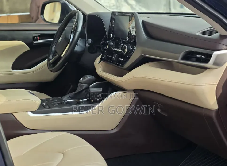 Toyota Highlander 2021 Blue