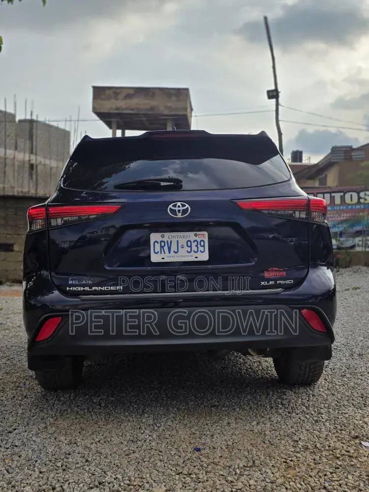 Toyota Highlander 2021 Blue