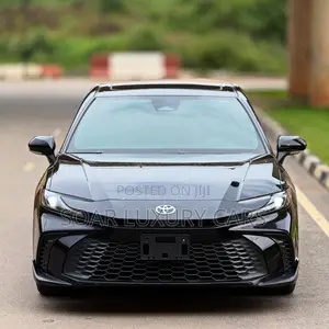 Toyota Camry SE 2025 Black