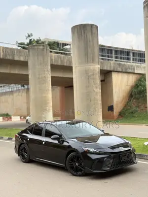 Toyota Camry SE 2025 Black