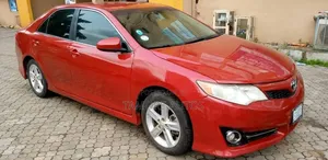 Toyota Camry SE 4dr Sedan (2.5L 4cyl 6A) 2012 Red