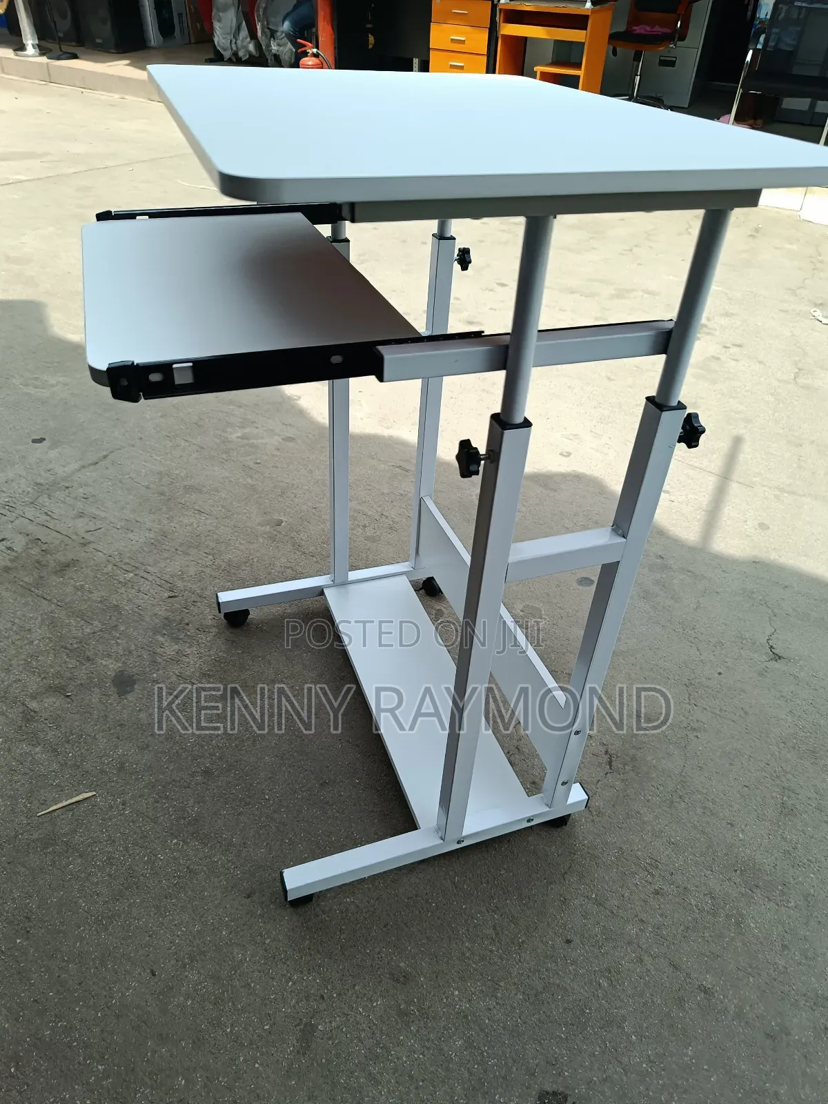 Mobile Computer and Reading Table